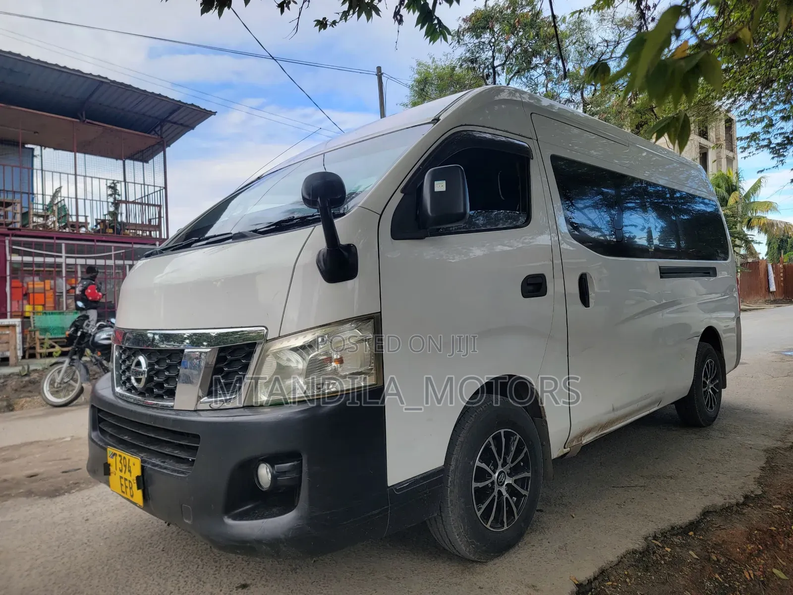 Nissan Caravan (Urvan) 2013 White