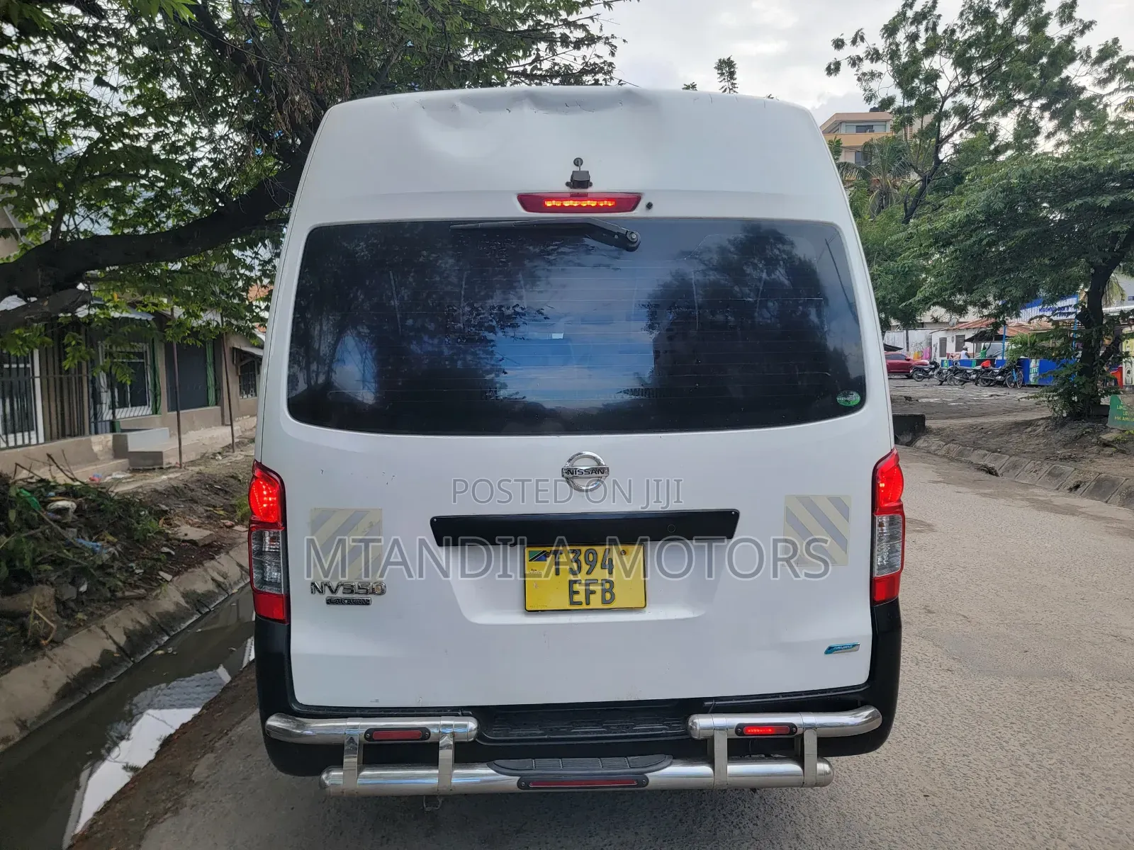 Nissan Caravan (Urvan) 2013 White