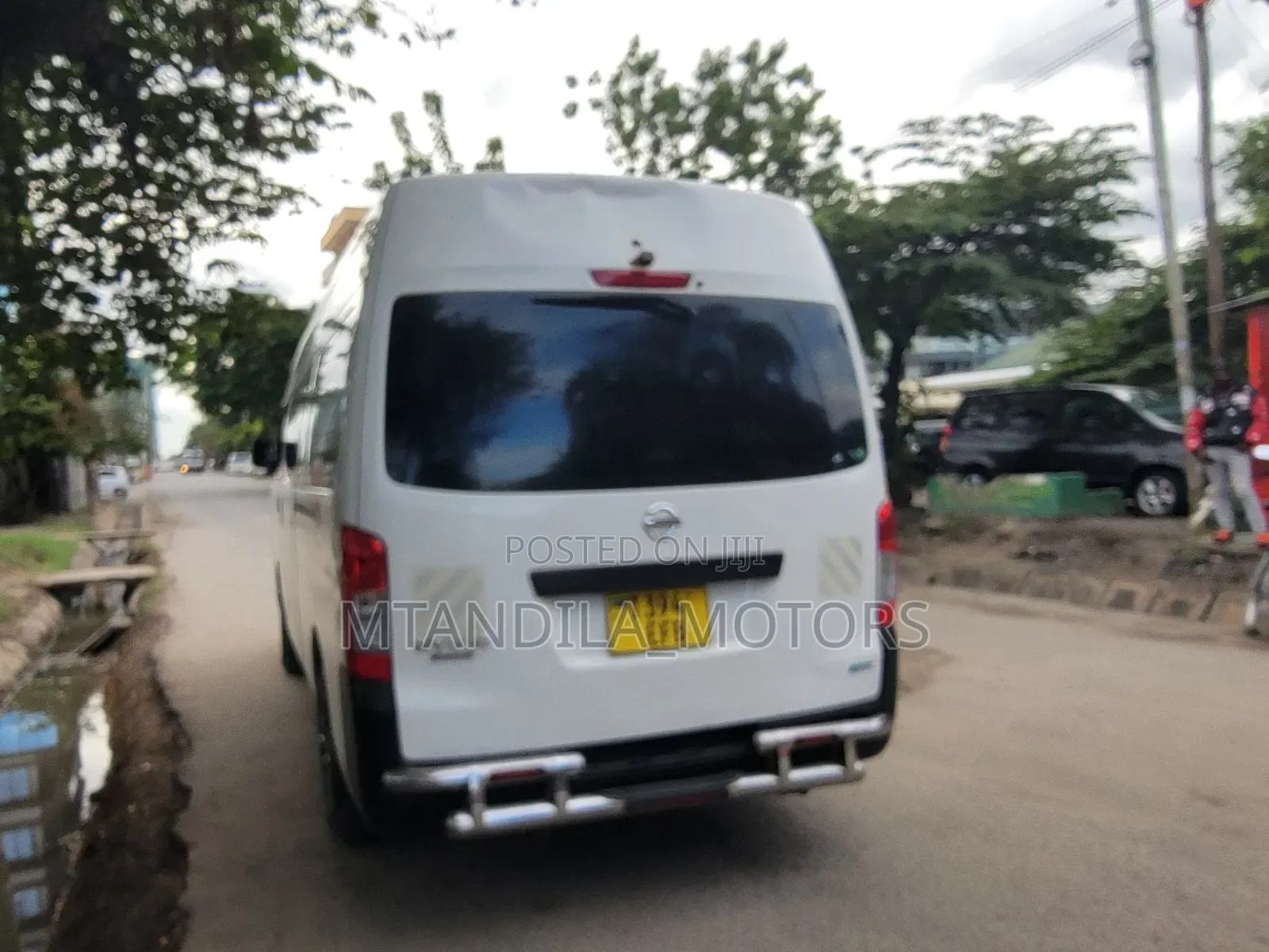 Nissan Caravan (Urvan) 2013 White