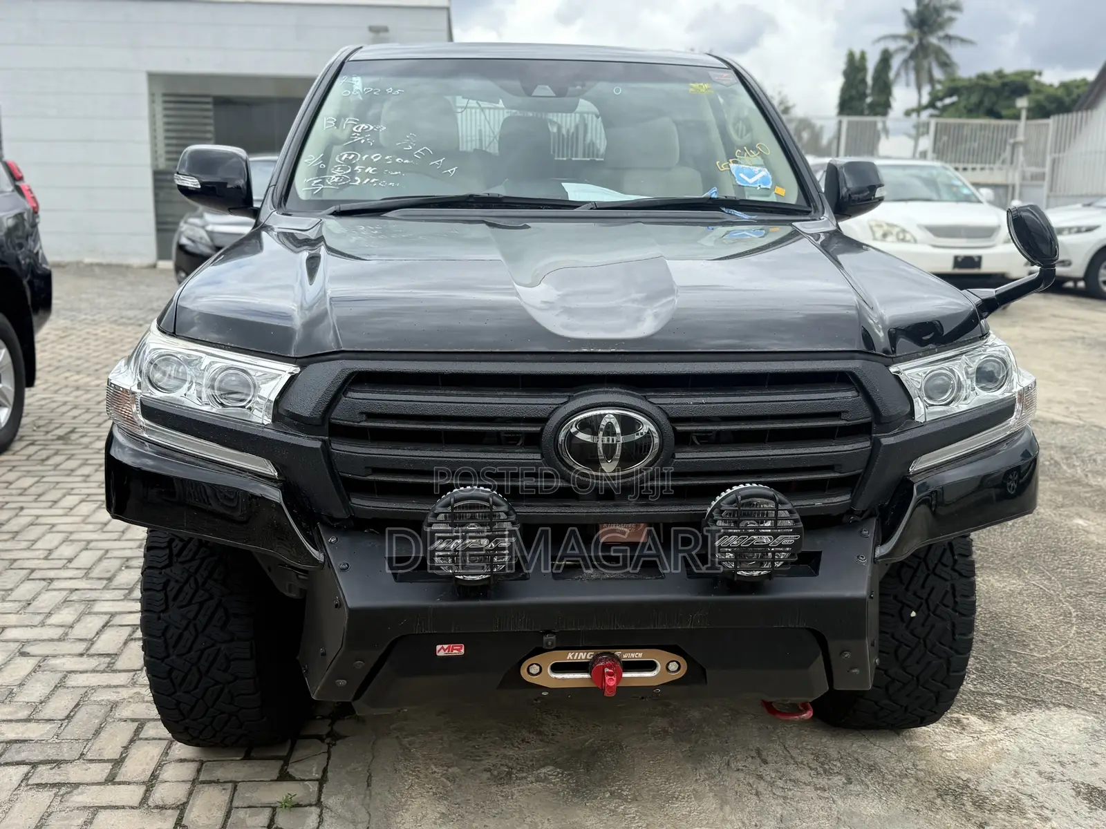 Toyota Land Cruiser 4.6 V8 AX 2017 Black
