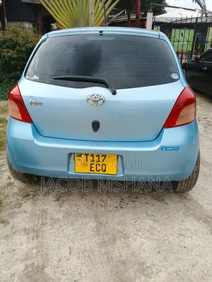 Toyota Vitz 2004 Blue