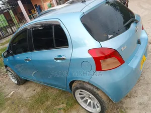 Toyota Vitz 2004 Blue