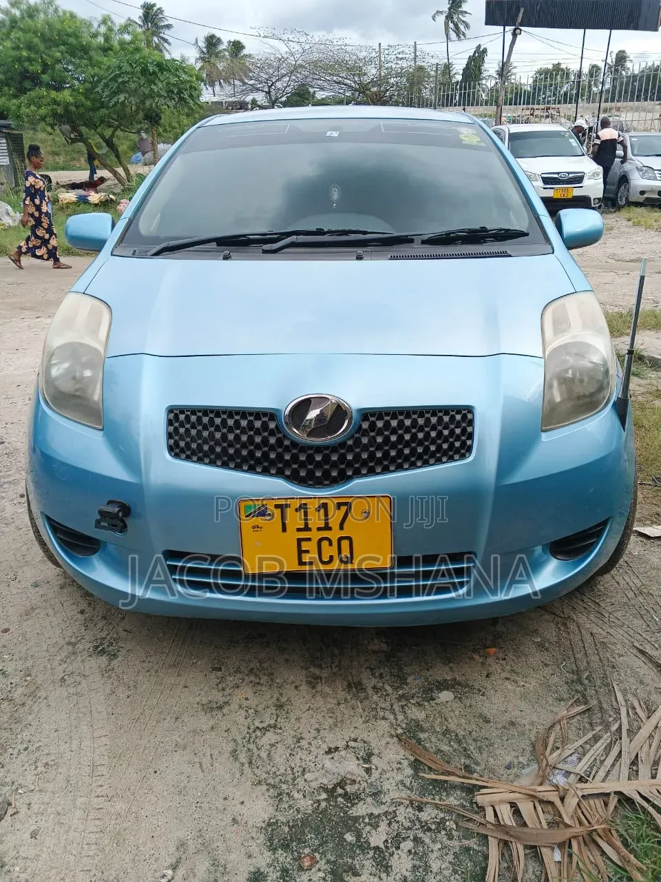 Toyota Vitz 2004 Blue
