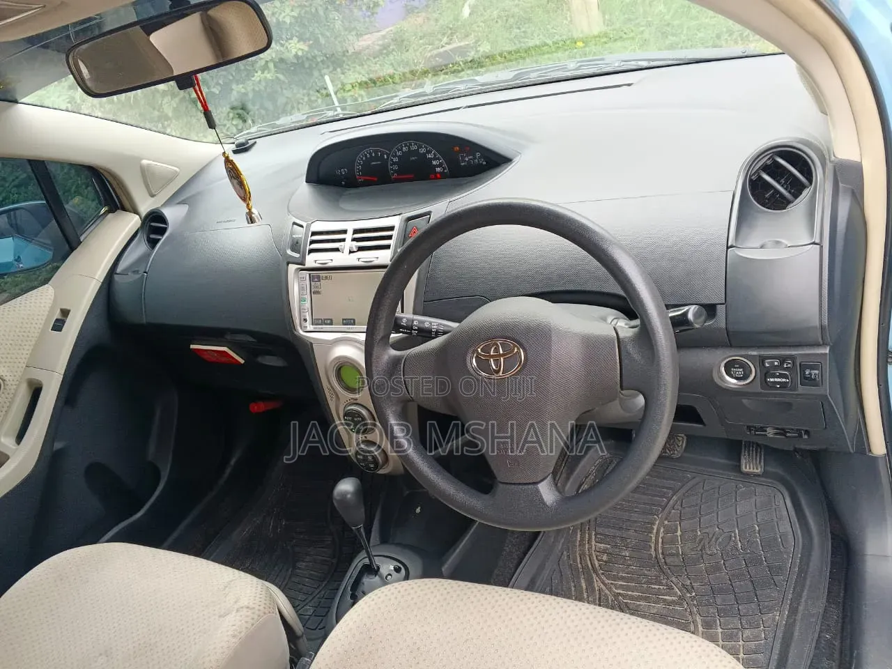 Toyota Vitz 2004 Blue