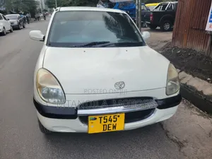 Toyota Duet 2004 White