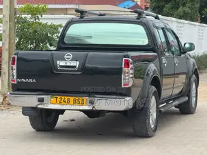 Nissan Navara 2008 Black