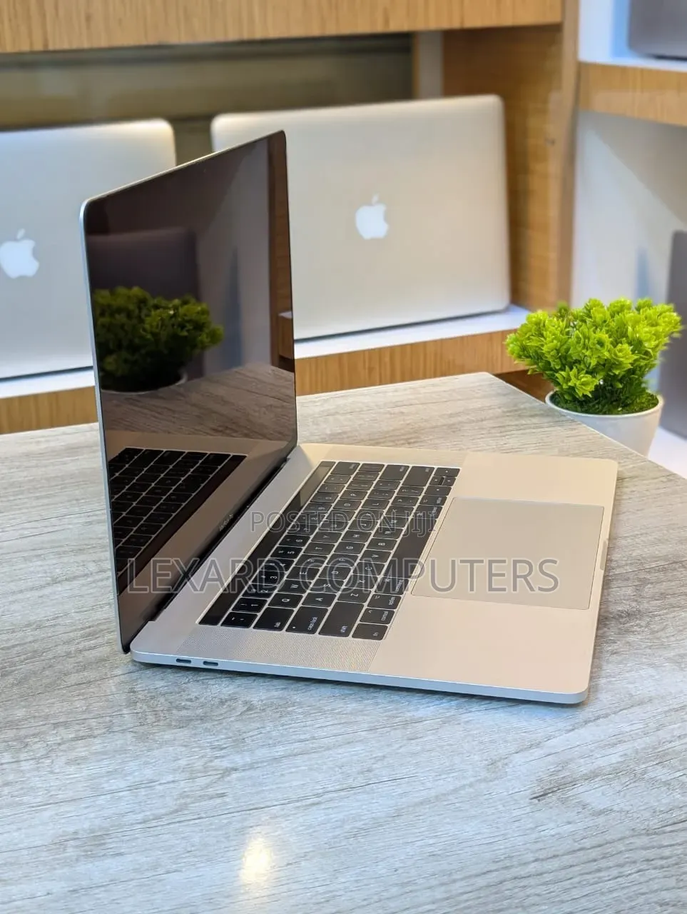 Laptop Apple MacBook Pro 2017 16GB Intel Core i7 SSD 512GB