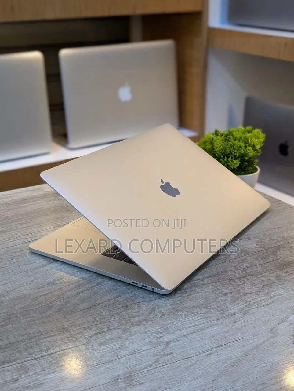 Laptop Apple MacBook Pro 2017 16GB Intel Core i7 SSD 512GB