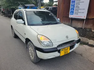 Toyota Duet 2004 White