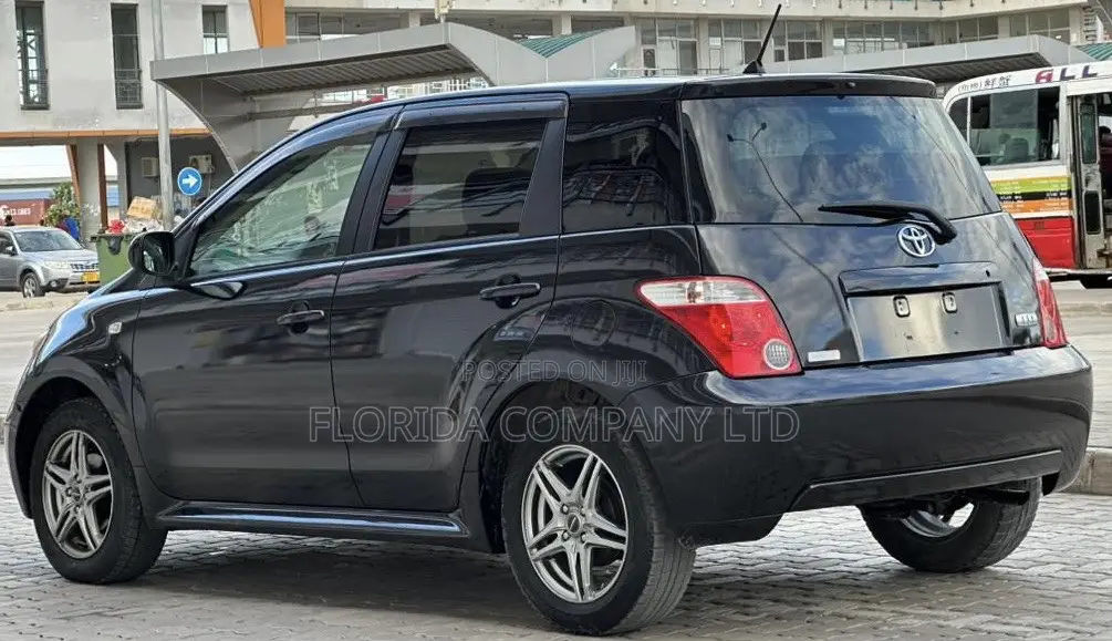 Toyota IST 2005 Black