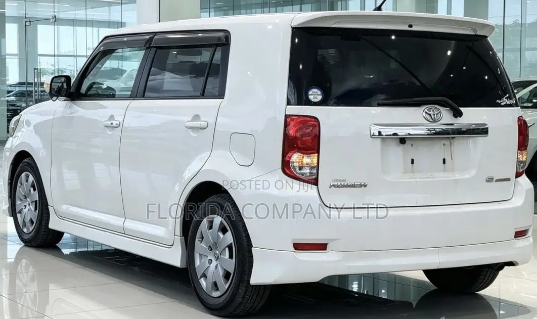 Toyota Corolla Rumion 2008 White
