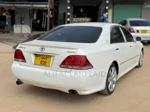 Toyota Crown 2006 White