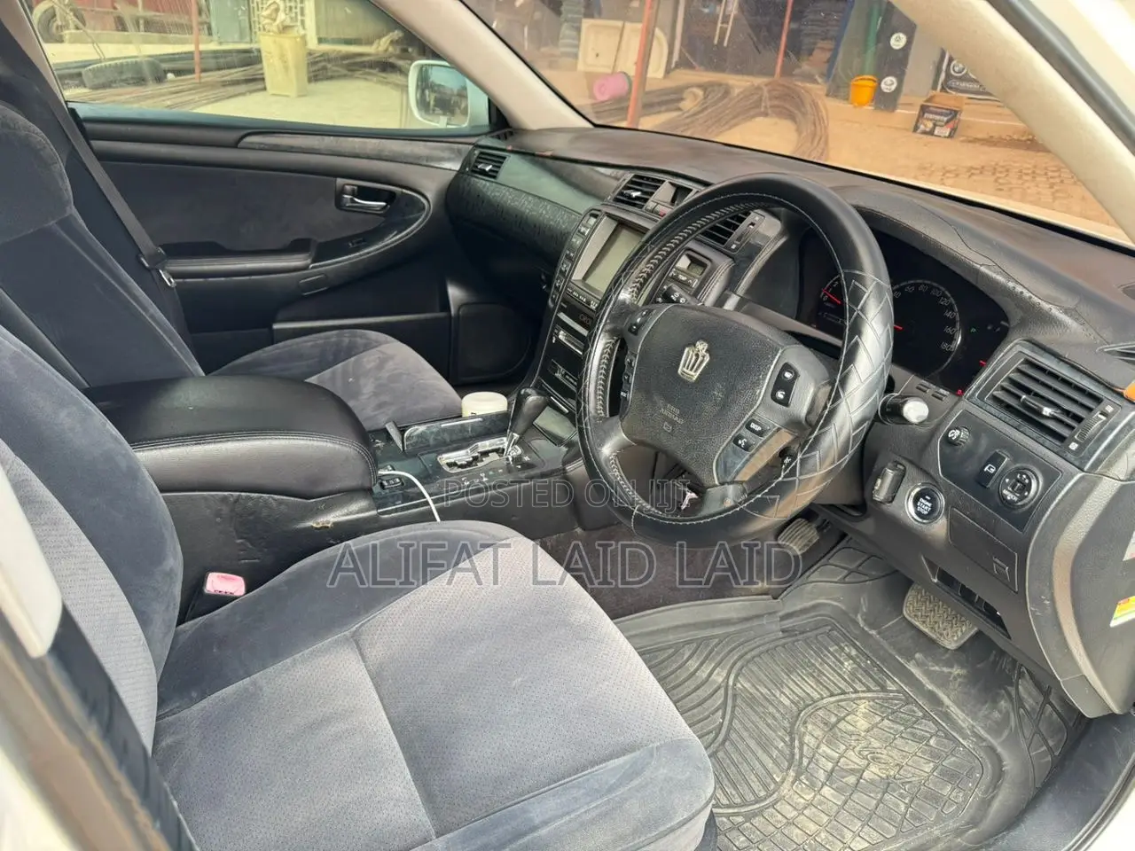 Toyota Crown 2006 White