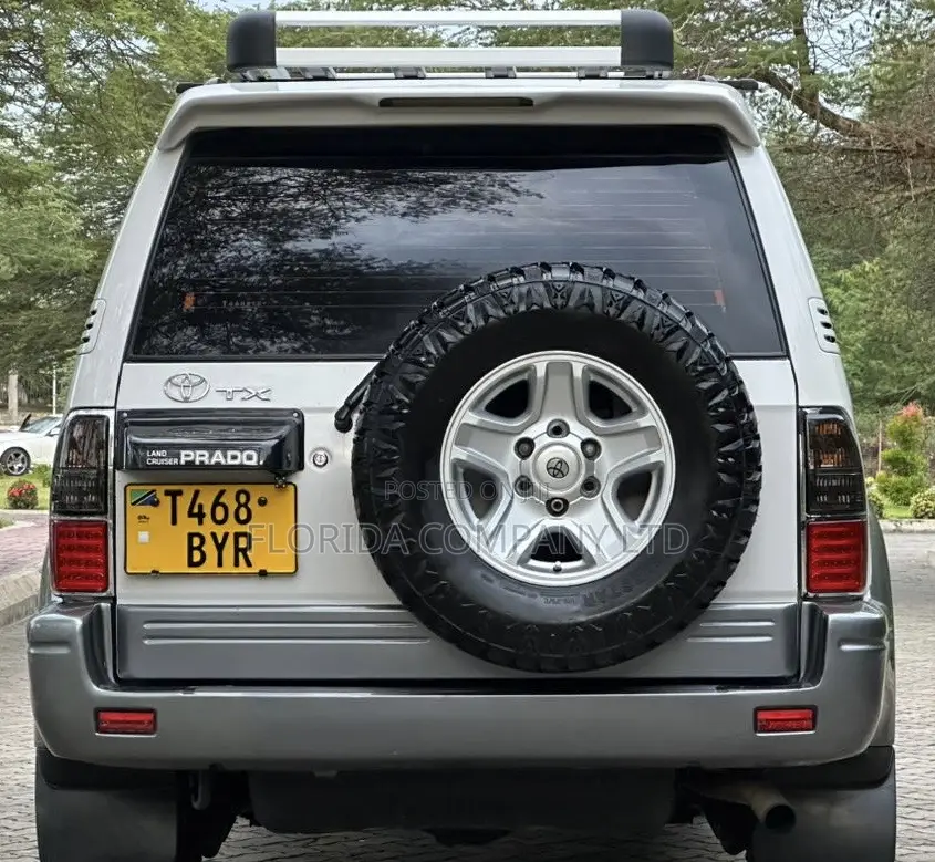 Toyota Land Cruiser Prado 2002 White