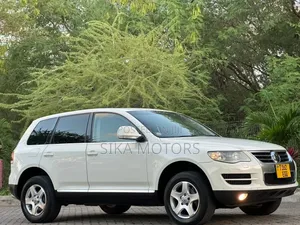 Volkswagen Touareg 2010 White