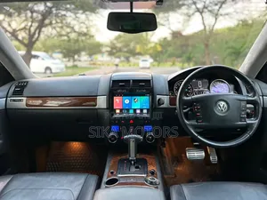 Volkswagen Touareg 2010 White