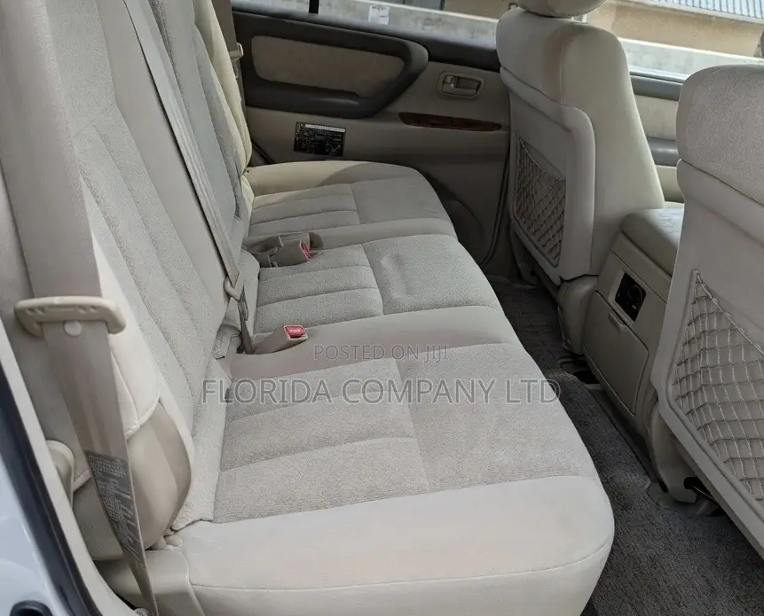 Toyota Land Cruiser 2005 White