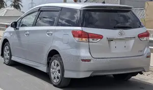 Toyota Wish 2011 Silver