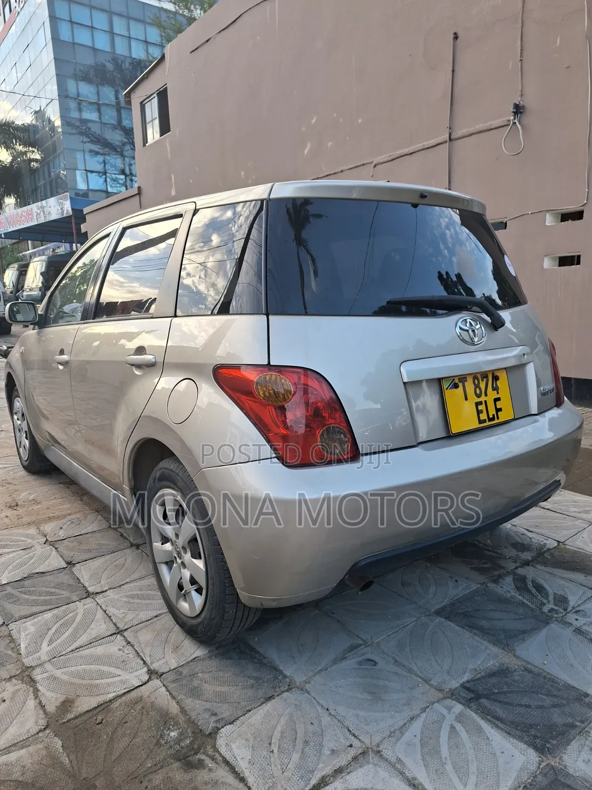 Toyota IST 2004 Gold