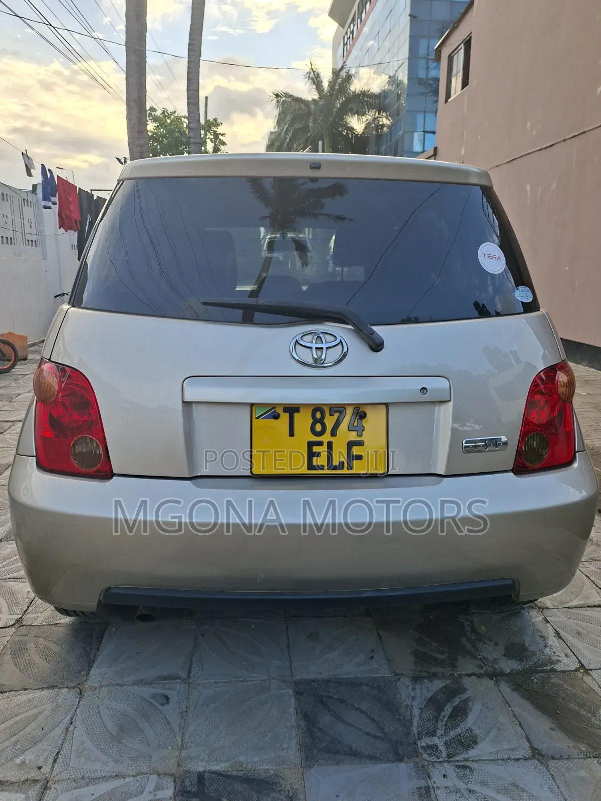 Toyota IST 2004 Gold