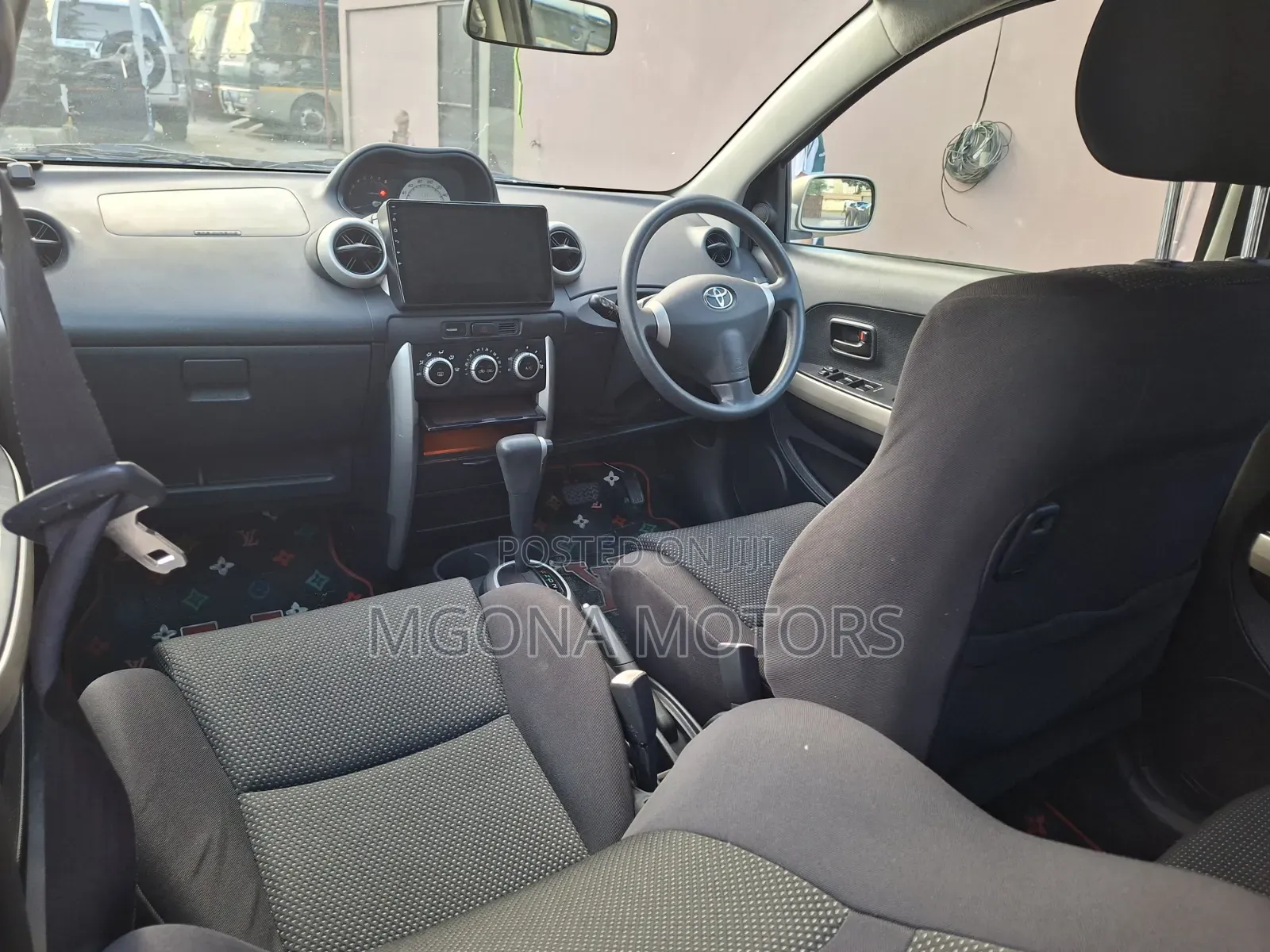 Toyota IST 2004 Gold