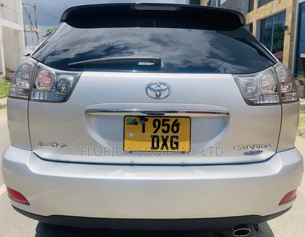 Toyota Harrier 2005 Silver