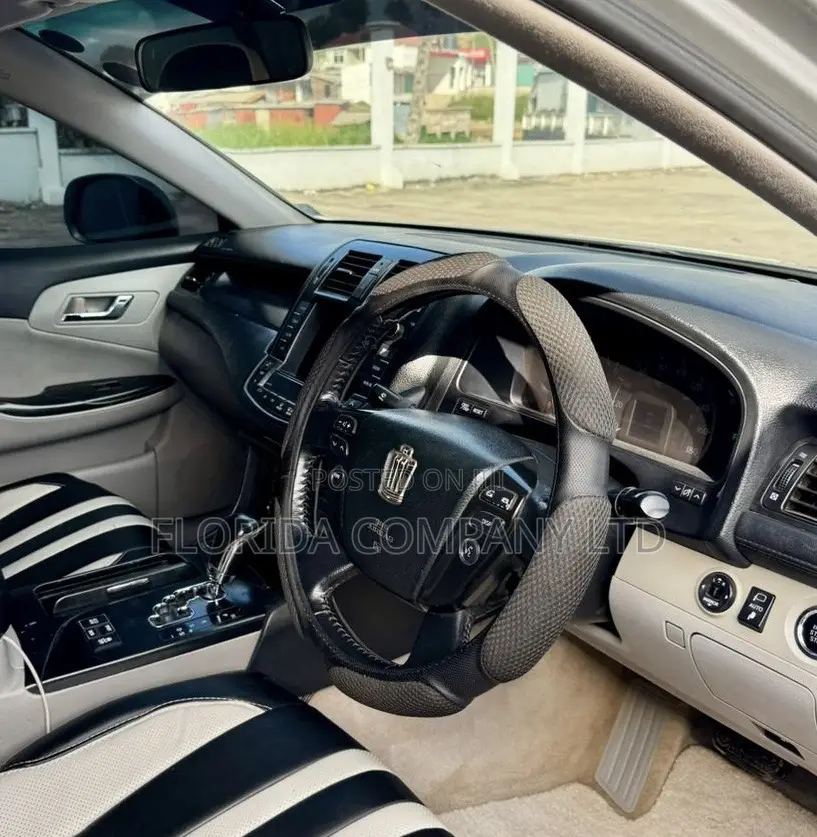 Toyota Crown 2008