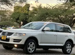 Volkswagen Touareg 2011 White