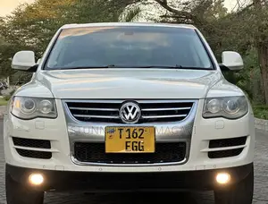 Volkswagen Touareg 2011 White