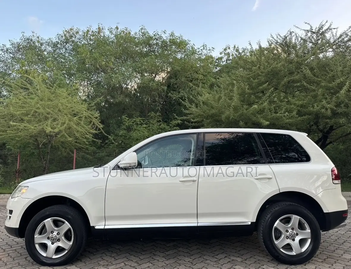 Volkswagen Touareg 2011 White