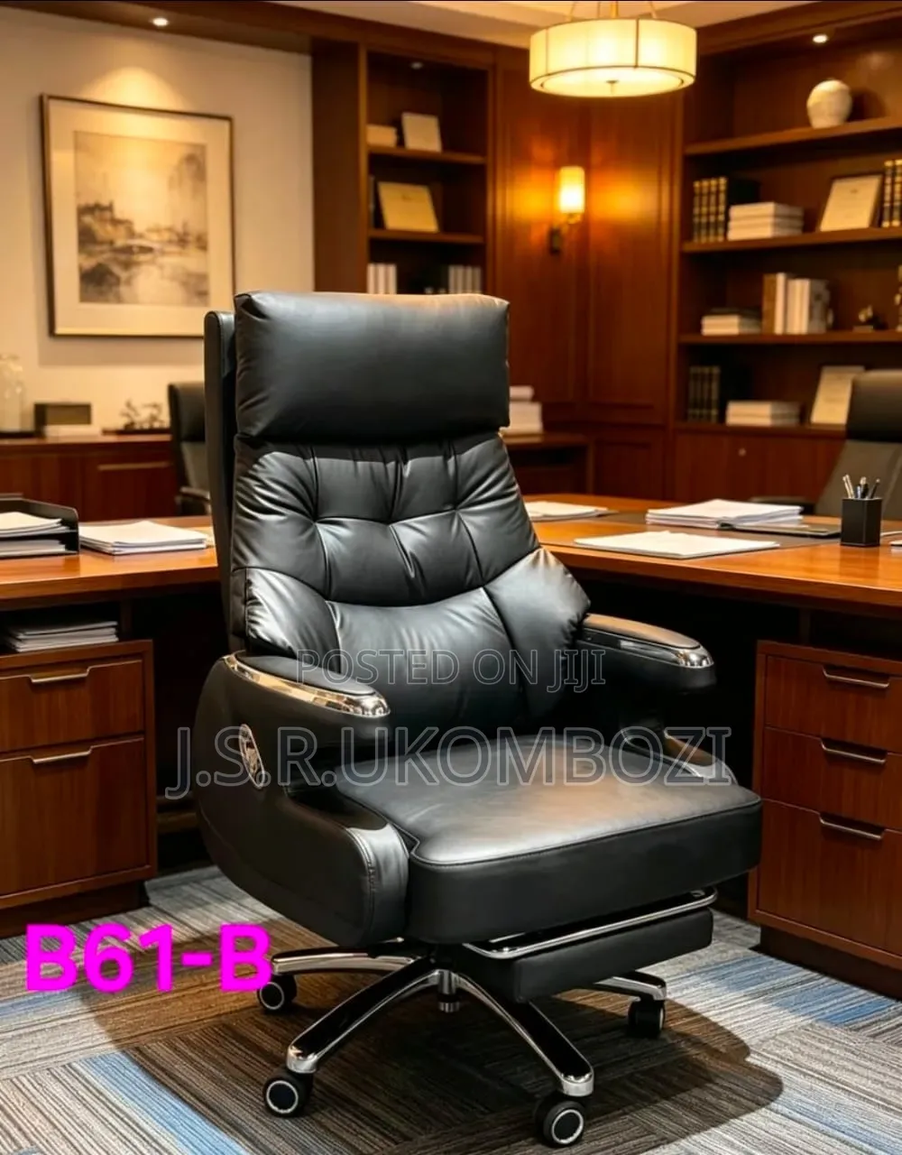 Showcase Luxurious Black Office Chair