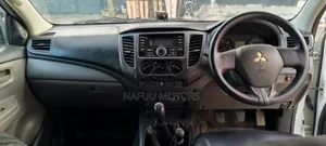 Mitsubishi L200 2008 White
