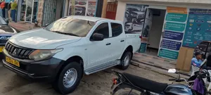Mitsubishi L200 2008 White