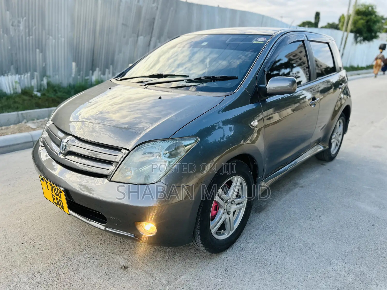Toyota IST 2005 Brown