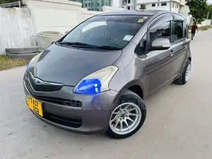 Toyota Ractis 1.3 FWD 2007 Gray