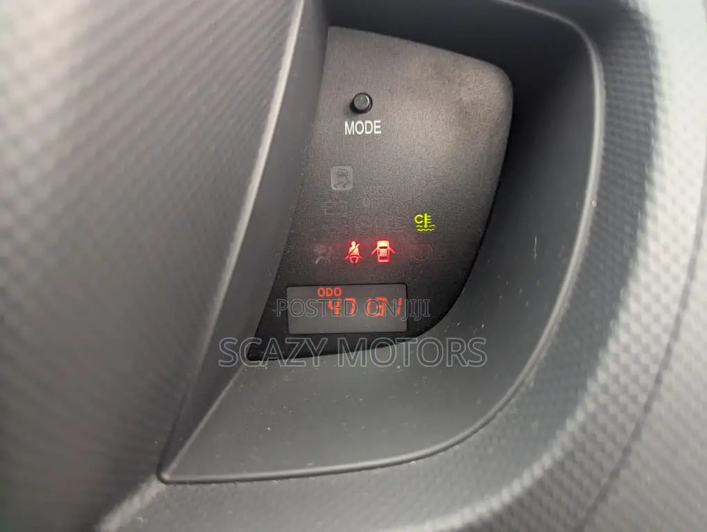 Toyota IST 2011 Green