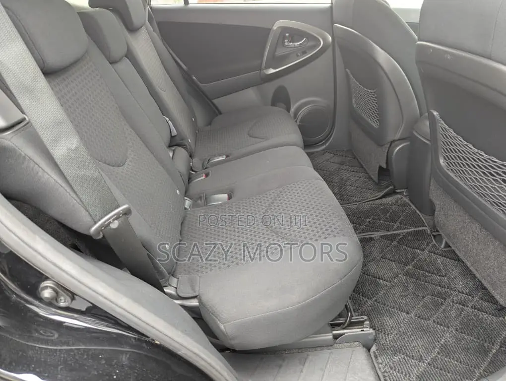 Toyota Vanguard 2011 Black