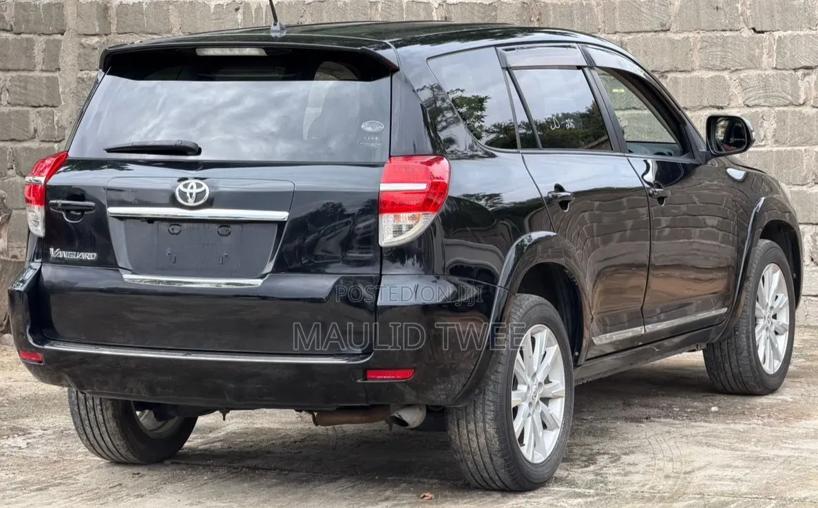 Toyota Vanguard 2011 Black
