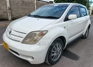 Toyota IST 2004 White