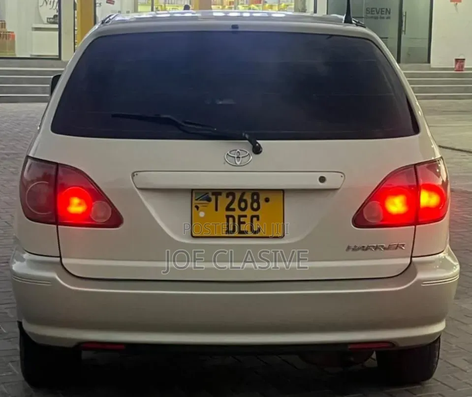Toyota Harrier 240G Premium L Package 2005 Beige