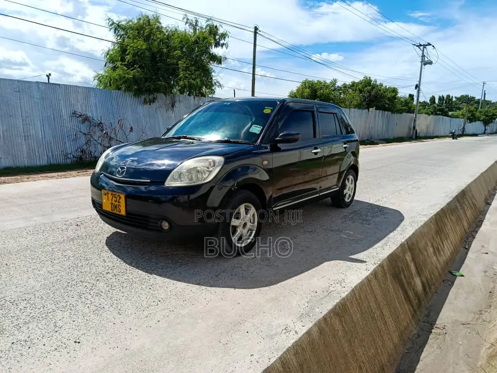 Mazda Verisa 2004 Maroon