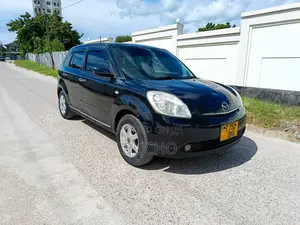 Mazda Verisa 2004 Maroon
