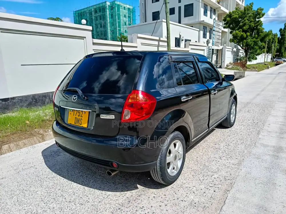 Mazda Verisa 2004 Maroon