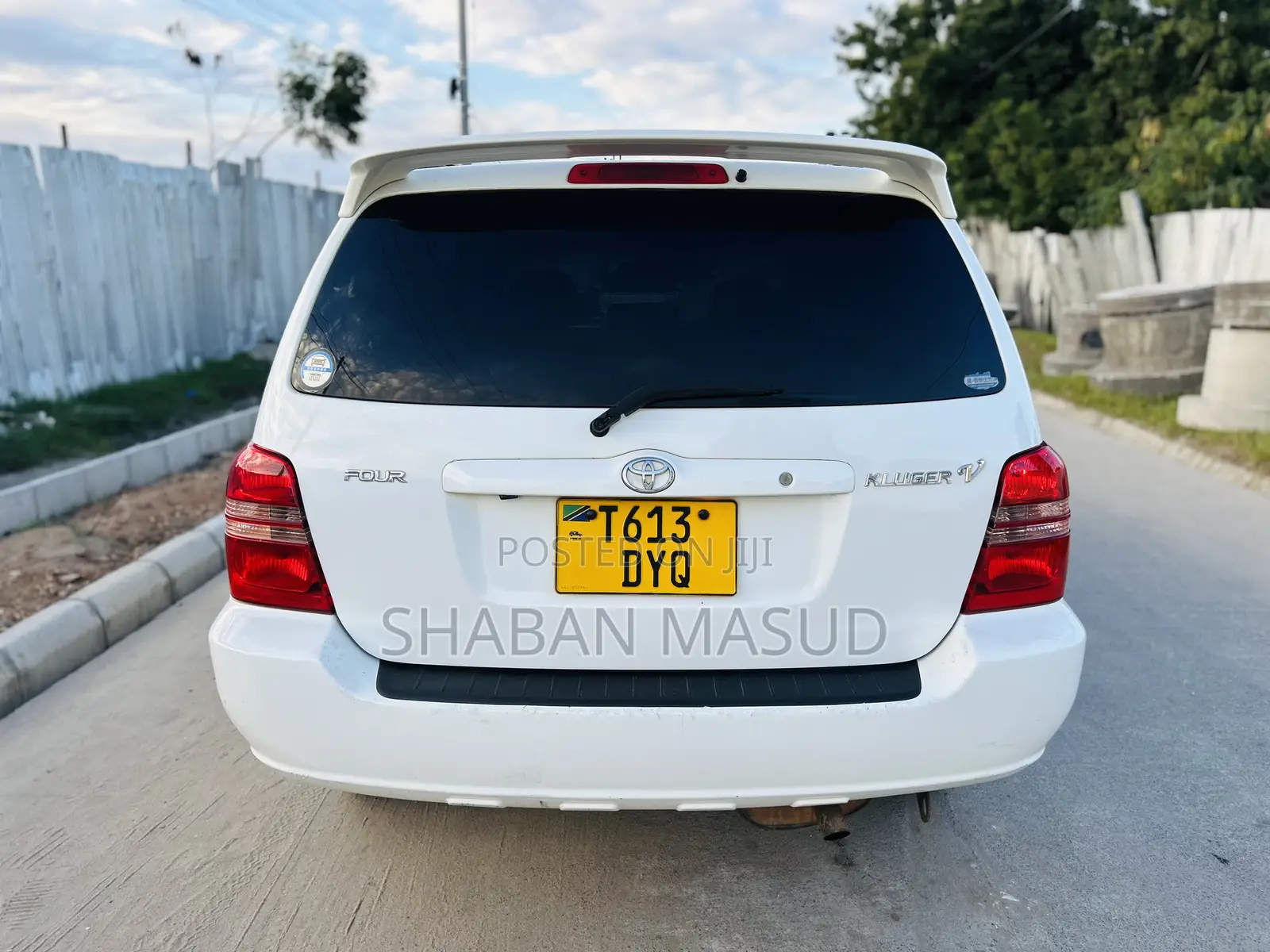 Toyota Kluger 2004 White