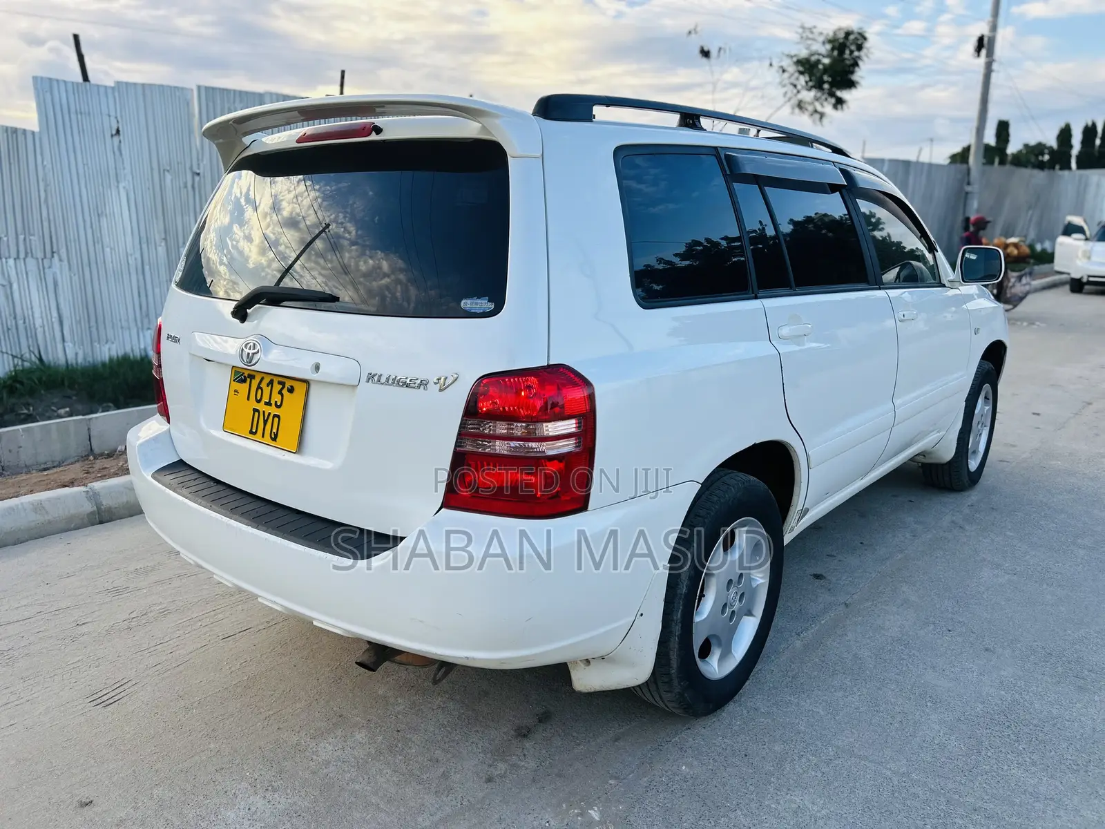 Toyota Kluger 2004 White