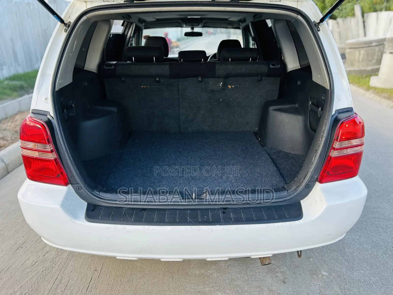 Toyota Kluger 2004 White