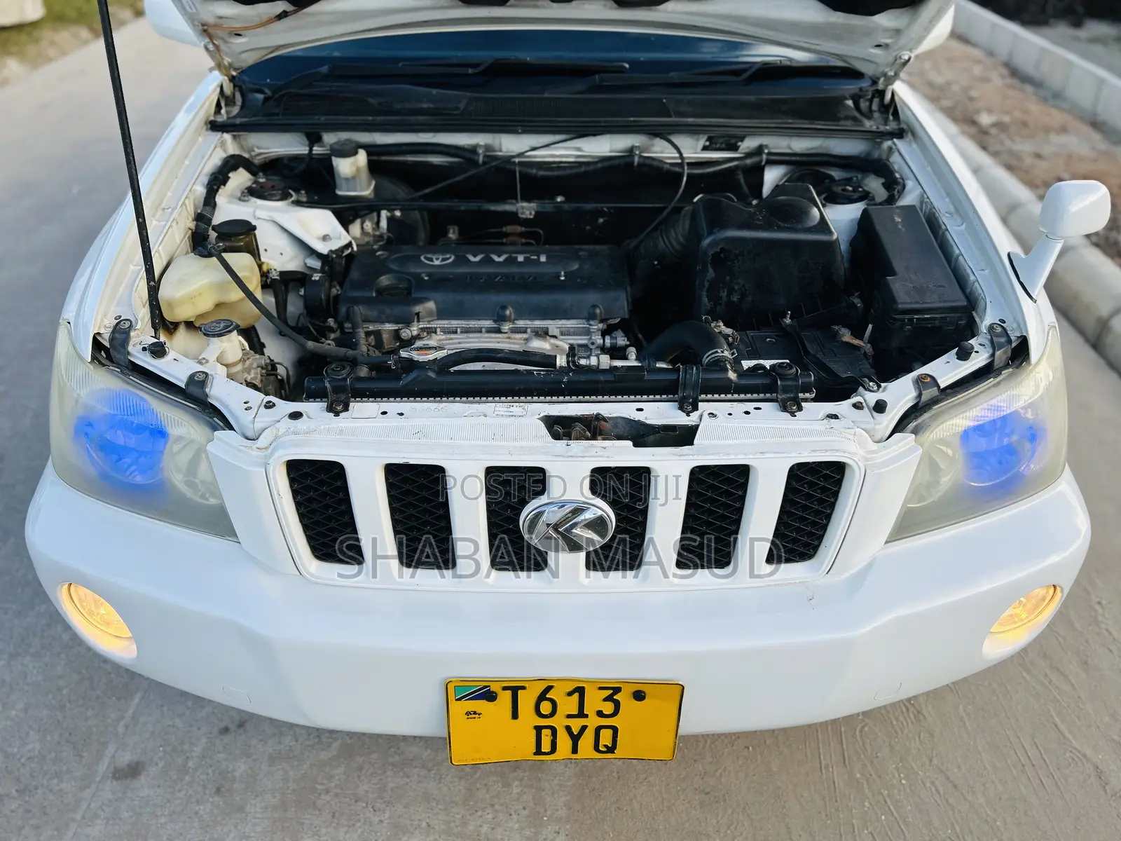 Toyota Kluger 2004 White