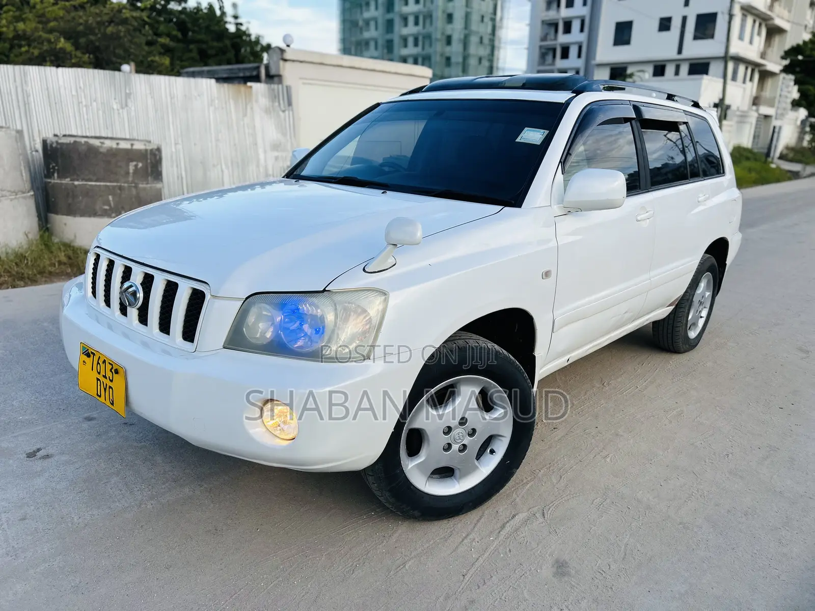 Toyota Kluger 2004 White