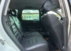 Volkswagen Touareg 2010 White