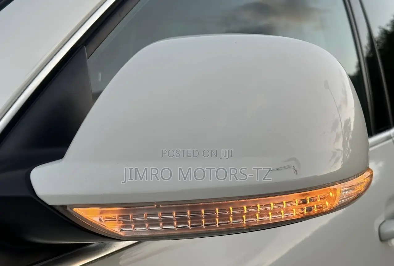 Volkswagen Touareg 2010 White